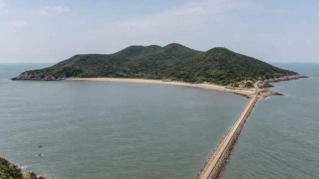連島：浜のいちばん上にある漢代の境界石
