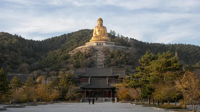 六鼎山：渤海の墓と現代の大仏を同じ時代にしない