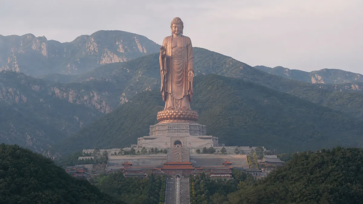 Mount Yao and the Central Plains Buddha: Ridge and Monument